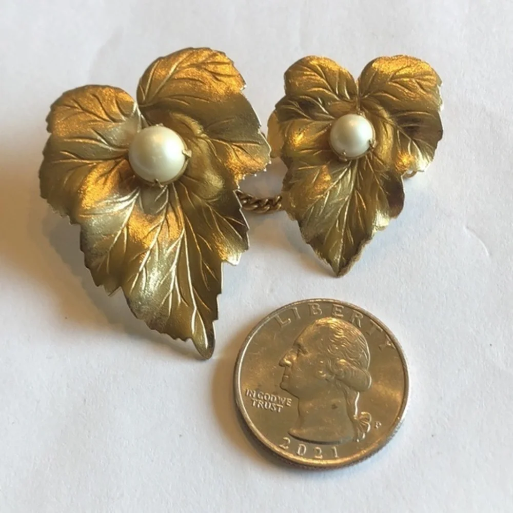 Sarah Coventry Gold Tone Faux Pearl Brooch Shoulder Pins